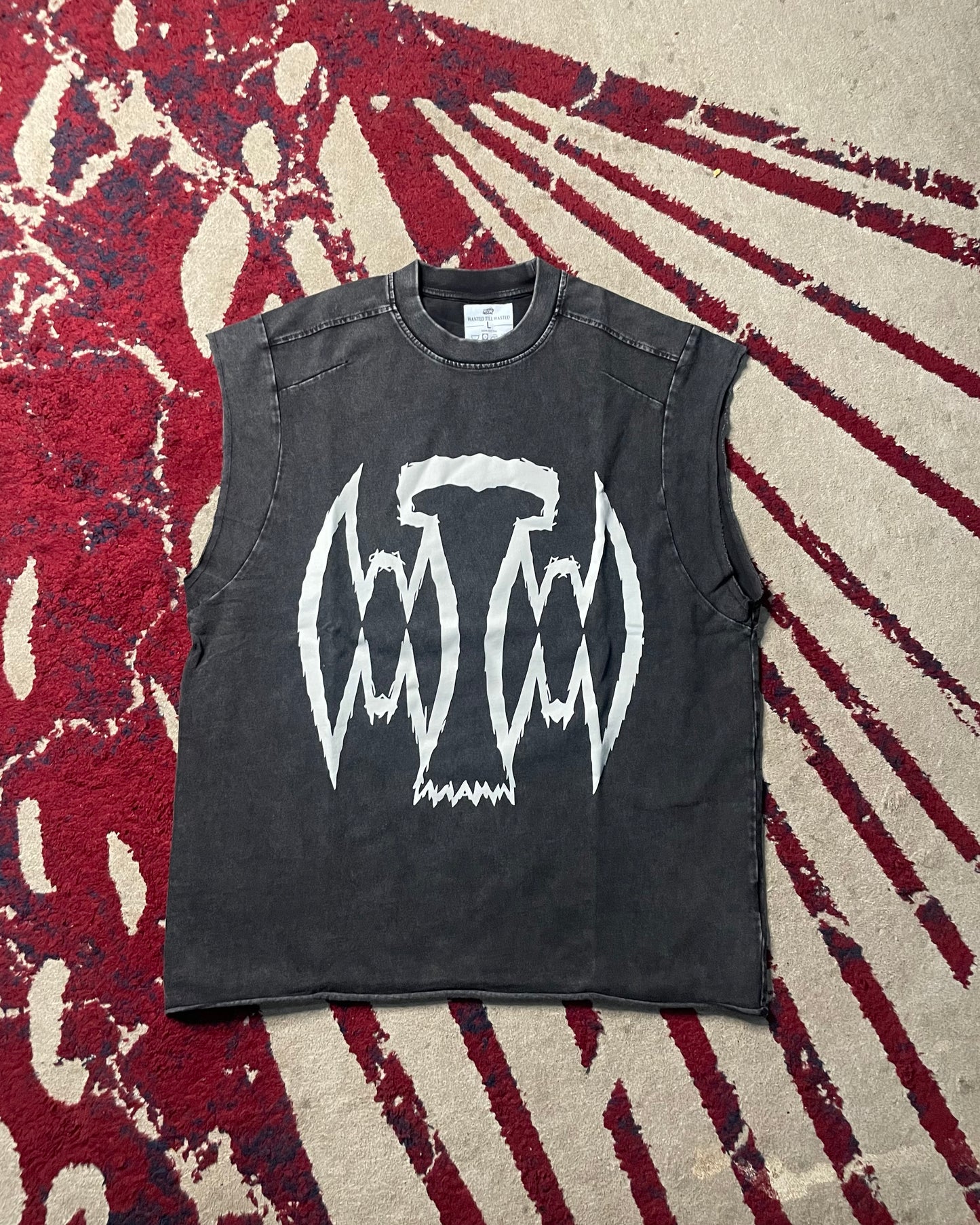 BAT SLEEVELESS